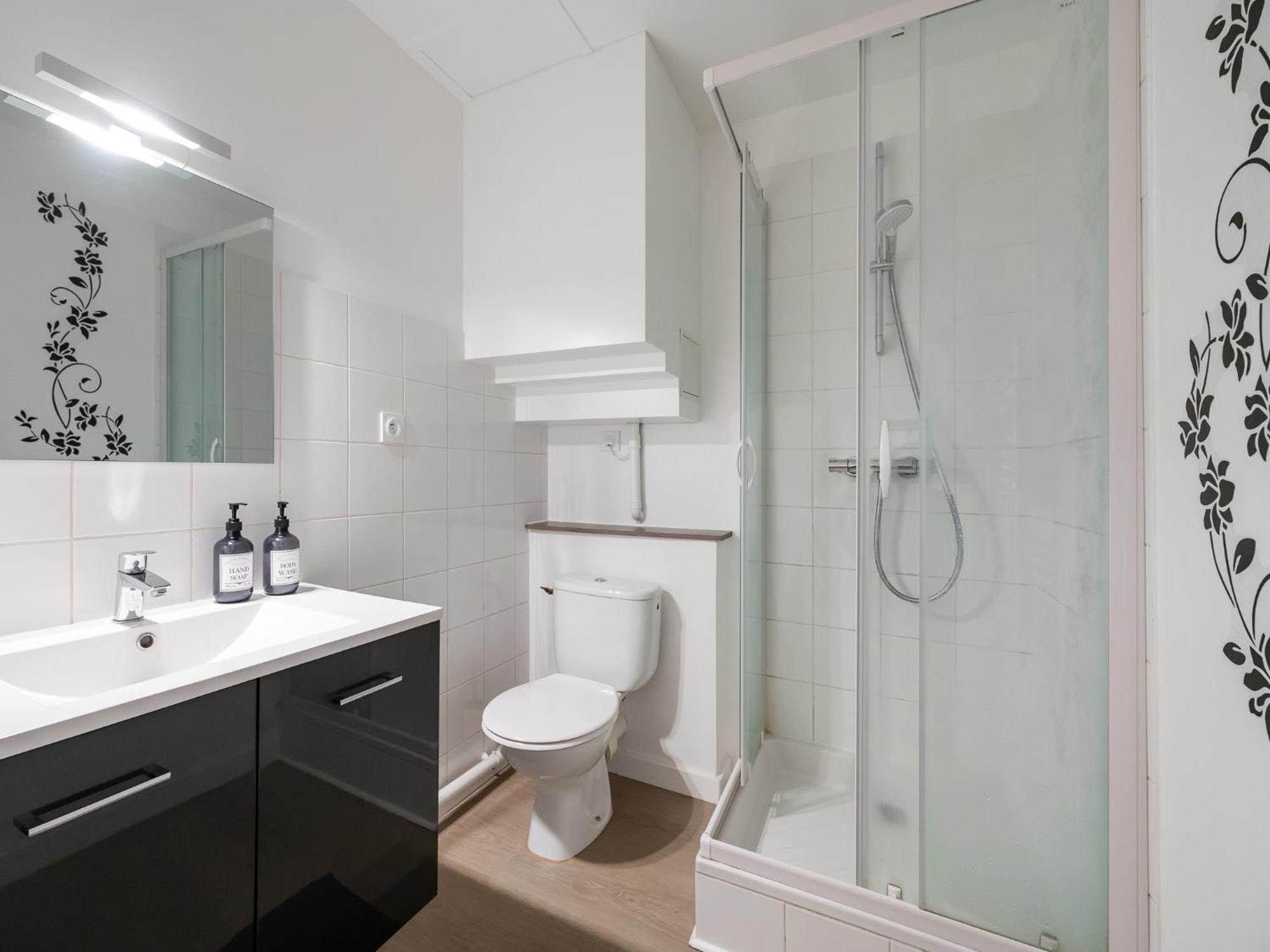 Secret Cache De Valmy Apartment ลียง ภายนอก รูปภาพ