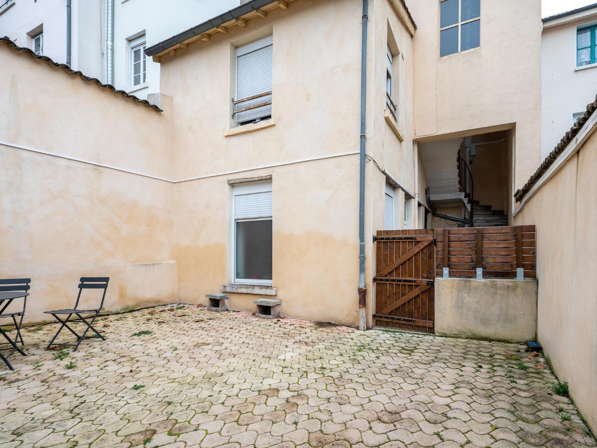Secret Cache De Valmy Apartment ลียง ภายนอก รูปภาพ