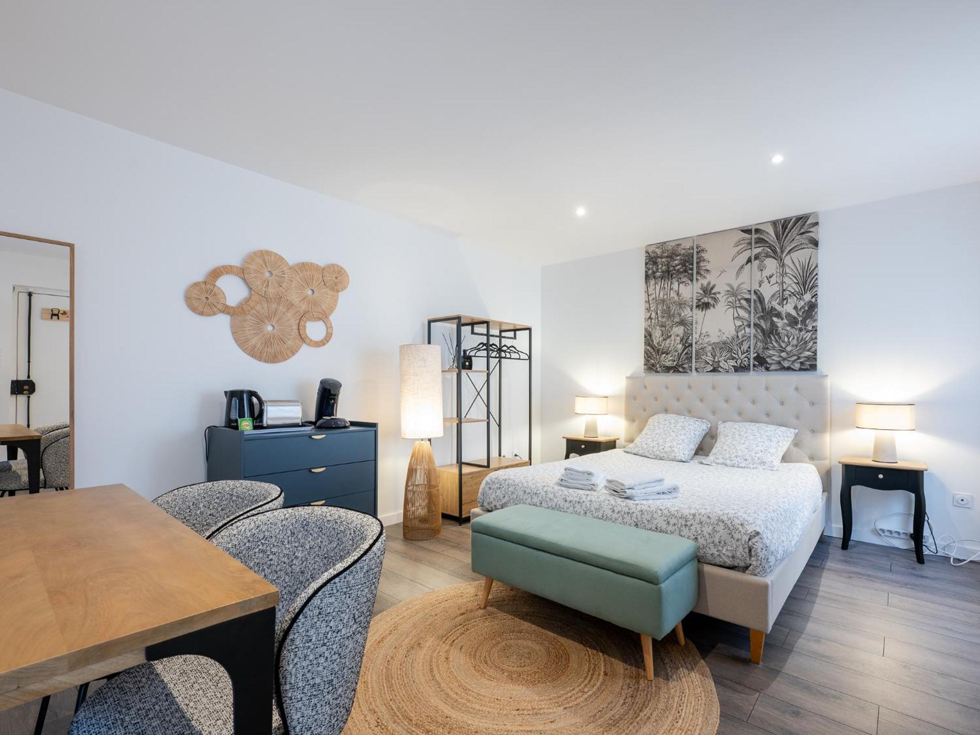Secret Cache De Valmy Apartment ลียง ภายนอก รูปภาพ